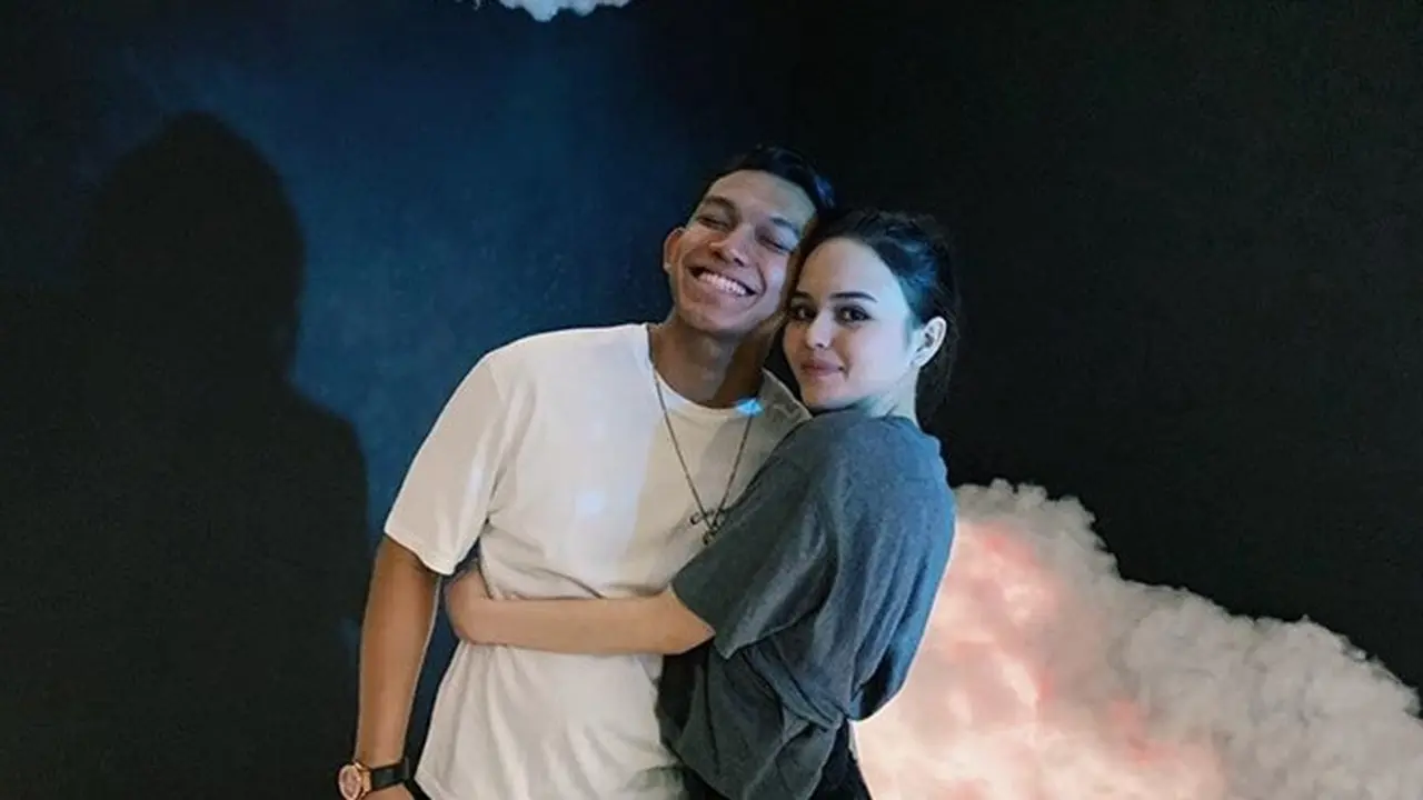 Putus dari Awkarin, Ini 6 Potret Kemesraan Gaga dan Kekasih Barunya