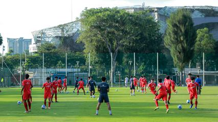 Timnas Indonesia U-17 menggelar latihan menjelang Piala Asia U-17 2026 yang akan berlangsung di Arab Saudi. (Bola.com/Bagaskara Lazuardi)