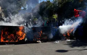 Albania Diguncang Demo Antipemerintah