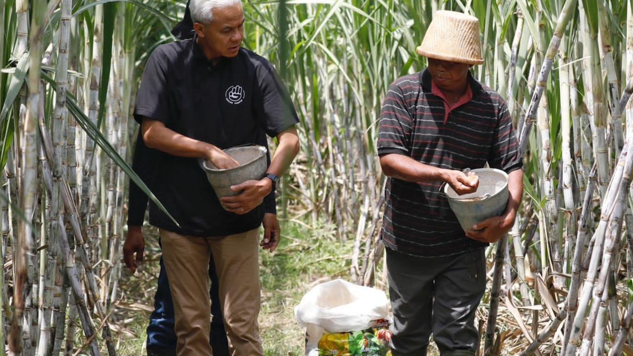 Mendapatkan keluhan tersebut, Ganjar menyatakan dirinya akan selalu mengutamakan produk dalam negeri dan tidak harus serta merta melakukan impor.