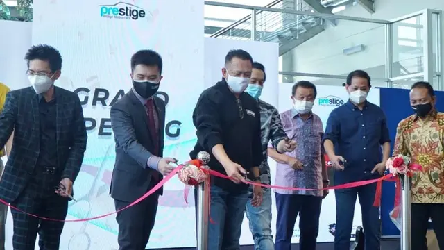 Bamsoet saat meresmikan showroom Prestige Image Motorcars
