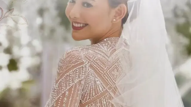 Amanda Manopo tampil elegan di gaun pengantin. (credit: instagram.com/amandamanopo/layardrama_rcti)