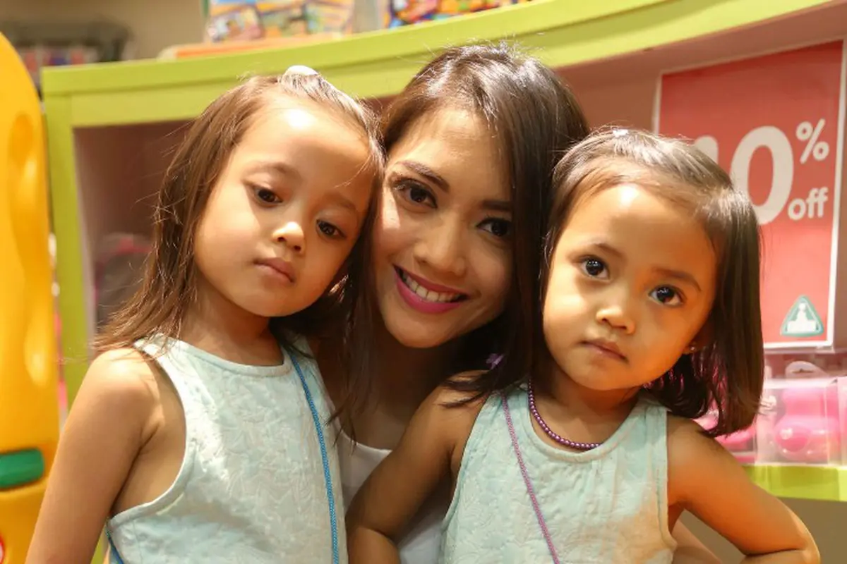 Ririn Dwi Ariyanti dan anak