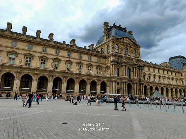 Biaya Pembaruan Sistem Keamanan Museum Louvre