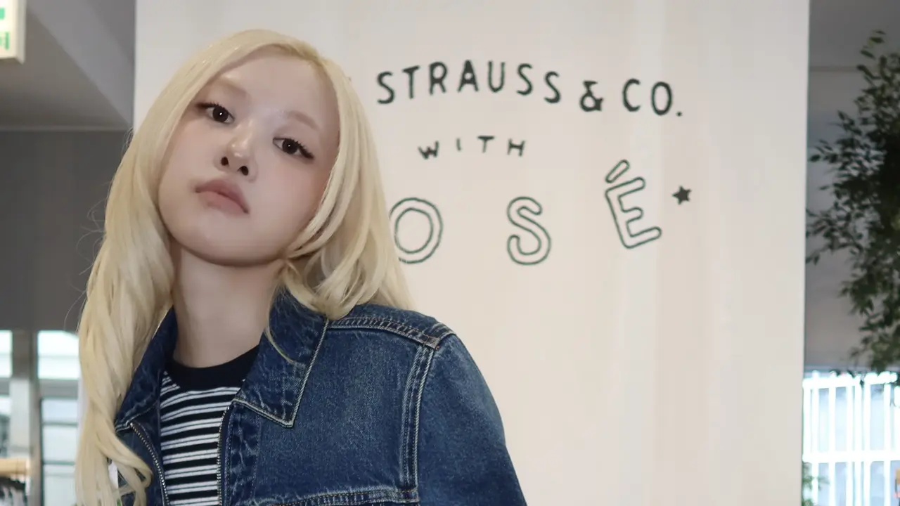 Saat Gaya Rosé BLACKPINK Bertemu Personal Style, Denim Ini Bisa Dikustomisasi