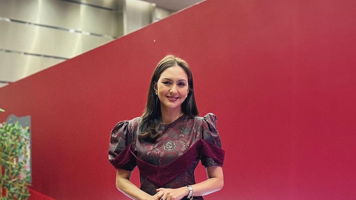 5 Contoh Model Dress Batik Kekinian, Tampil Modis Dalam Balutan Kain Tradisional