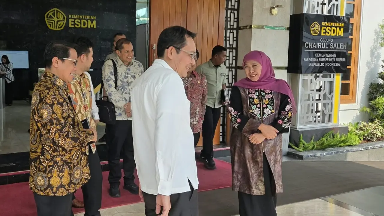 Khofifah-Emil Dardak Rapat Bareng Anak Buah Bahlil Soal Cadangan BBM Jatim