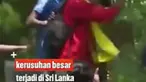 Demonstran menerobos masuk ke kantor presiden dan lakukan tindakan anarkis sehingga membuat PM Sri Lanka perintahkan militer untuk menertibkan warga sipil dengan cara apapun.