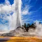 Intip beragam pemandangan menakjubkan dari 6 taman nasional yang ada di dunia berikut ini. (Taman Nasional Yellowstone -iStockphoto)