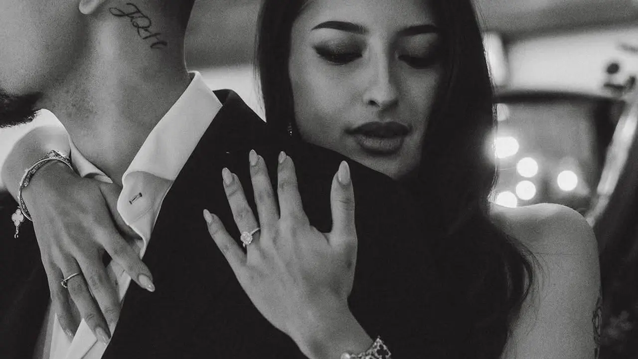 Cincin Lamaran Mewah Justin Hubner untuk Jennifer Coppen