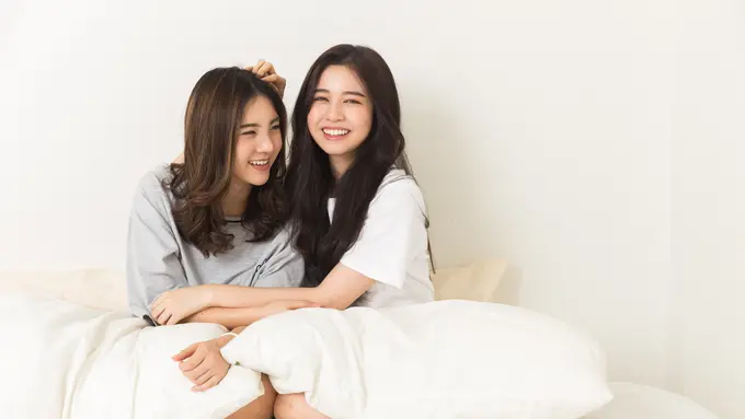 3 Zodiak yang Dikenal Sebagai Kakak dan Adik Terbaik - Lifestyle Fimela.com