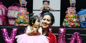 Venna Melinda mengaku jika popularitas anak angkatnya tersebut membuat ia terkejut.