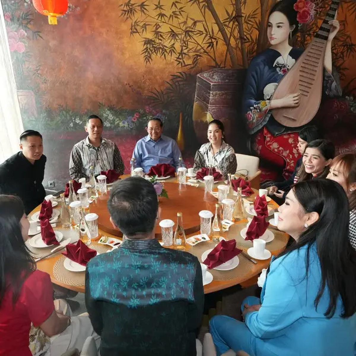 Potret Merry Riana Rayakan Imlek Bareng Keluarga Susilo Bambang Yudhoyono, Penuh Kehangatan