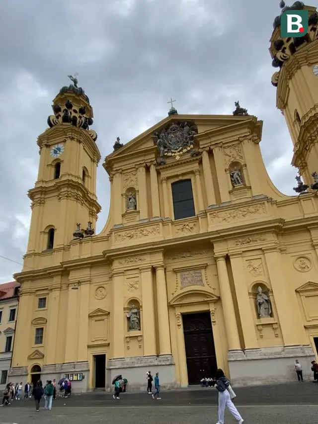 Gereja Katolik Theatine di Munchen