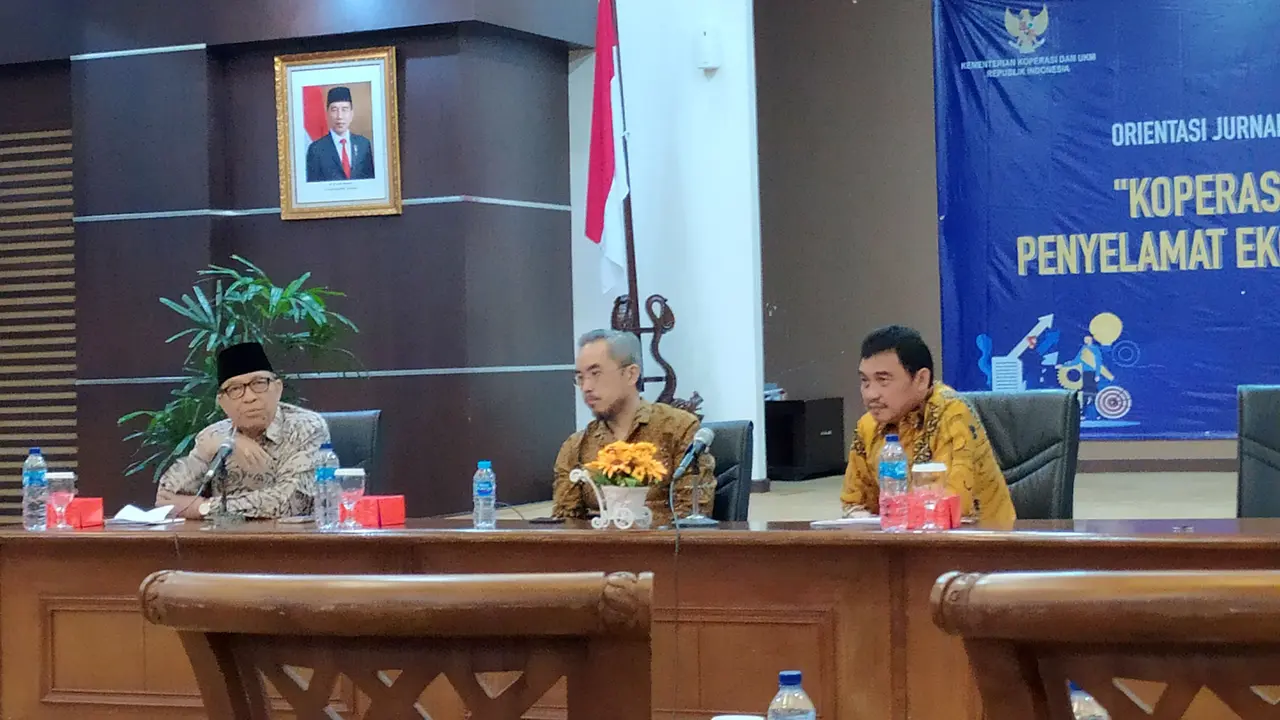 Diskusi dengan tema "Koperasi dan UMKM Penyelemat Ekonomi Indonesia", di kementerian Koperasi dan UKM, Jumat (13/3/2020).