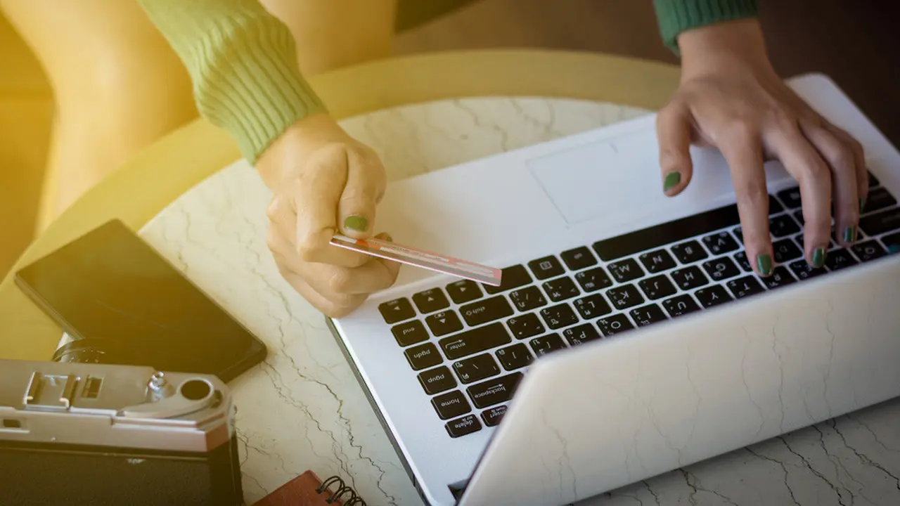 Gemar Belanja Online Bisa Picu Gangguan Psikis?(Chayanin Wongpracha/Shutterstock)