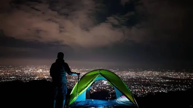 Suasana malam di Gunung Koromong Baleendah Bandung