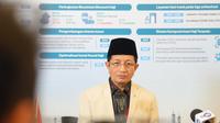 Menteri Agama (Menag) Nasaruddin Umar bicara soal kasus penyerangan rumah doa di Padang, Sumatera Barat oleh sejumlah orang, pada Minggu, 27 Juli 2025. (Liputan6.com/Dinny Mutiah)