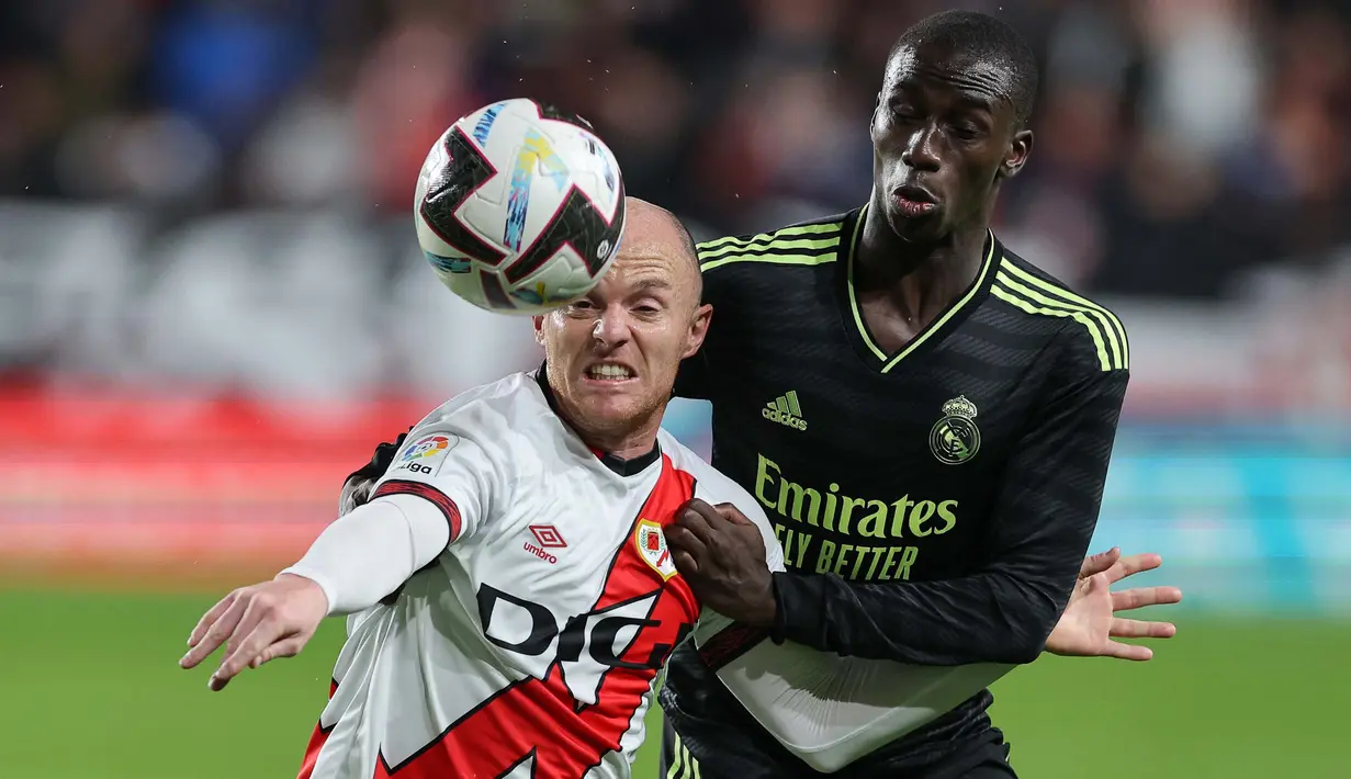 Los Blancos dipaksa bermain imbang 1-1 meski sempat unggul sejak awal laga. (Pierre-Philippe Marcou/AFP)