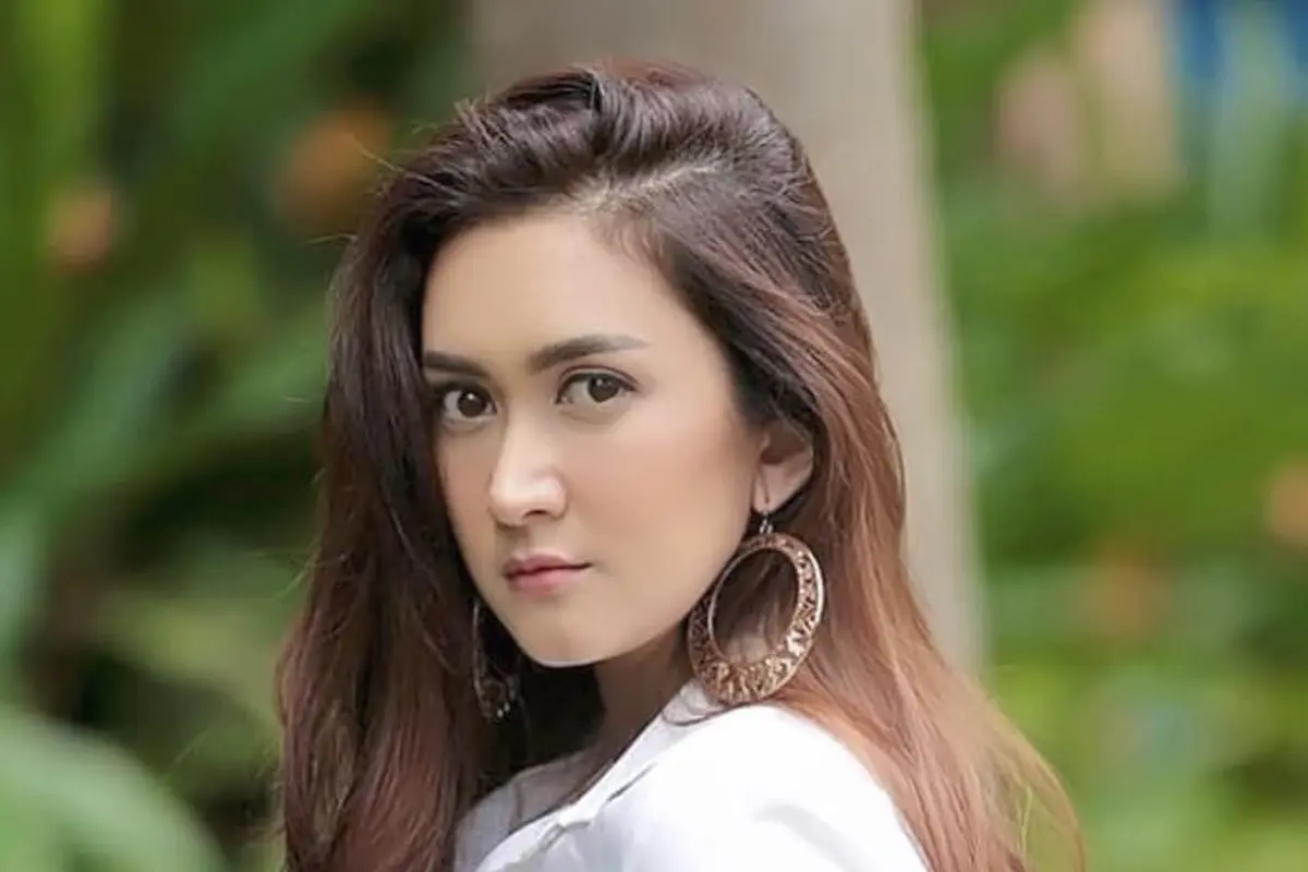 [Bintang] Nafa Urbach