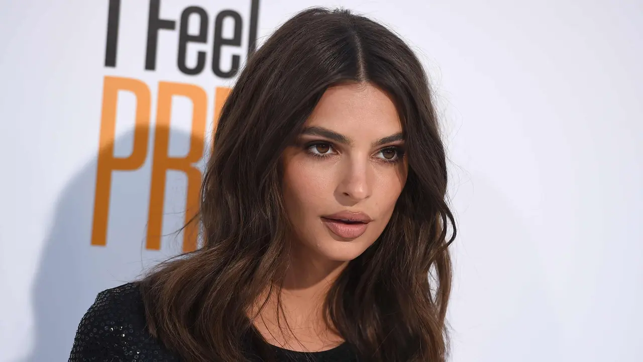 Model Emily Ratajkowski