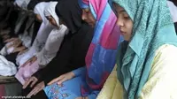 Penemu Turki Ciptakan Sajadah Tanpa Sakit di Lutut