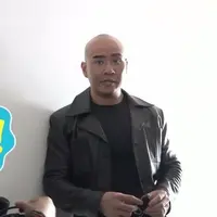 Mario Teguh mengundurkan diri dari program televisi yang ia bawakan. Menurut Hotman Paris, jika Mario Teguh kehilangan pekerjaan, Hotman bersedia memberikan pekerjaan pada Mario. 