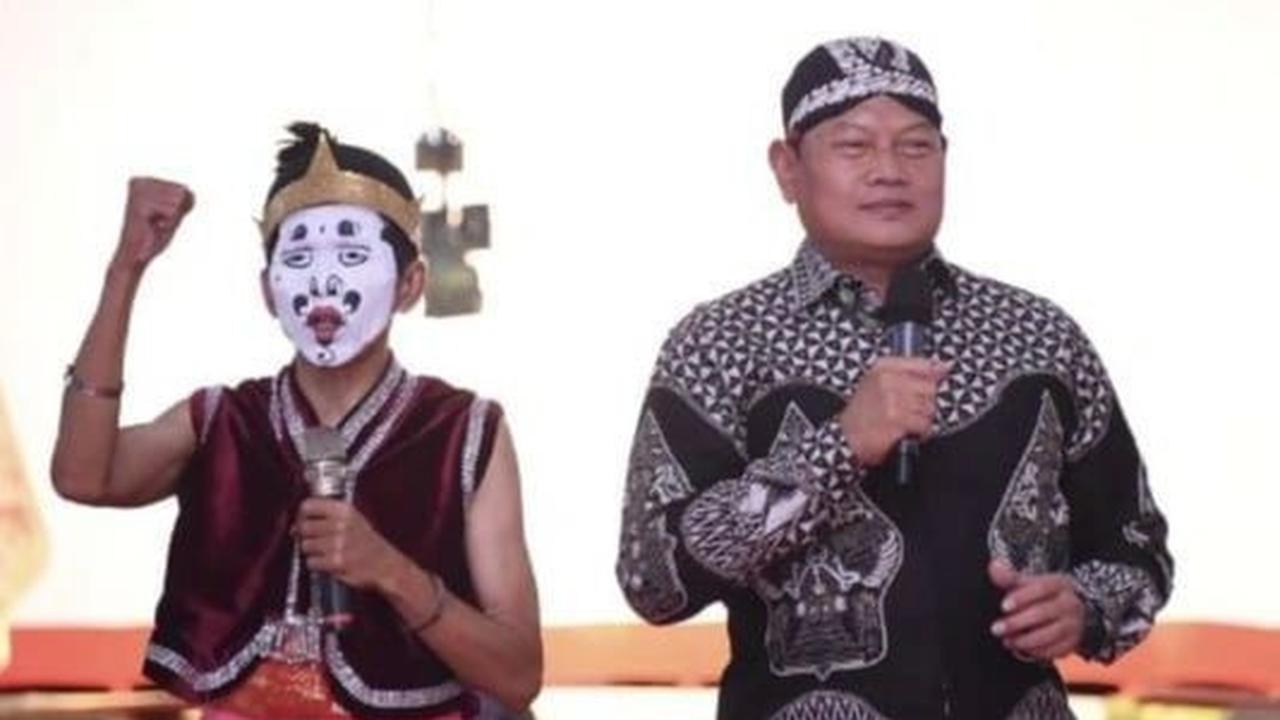 Jenderal TNI-Polri Pakai Blangkon