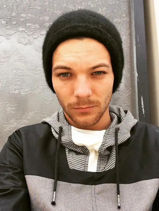 Louis juga beranggapan bahwa bandnya tersebut telah sukses mencuri popularitas tersebut. Namun terkadang, Louis dan rekan-rekannya merasa tidak pantas mendapat ketenarannya itu. (Instagram/louist91)