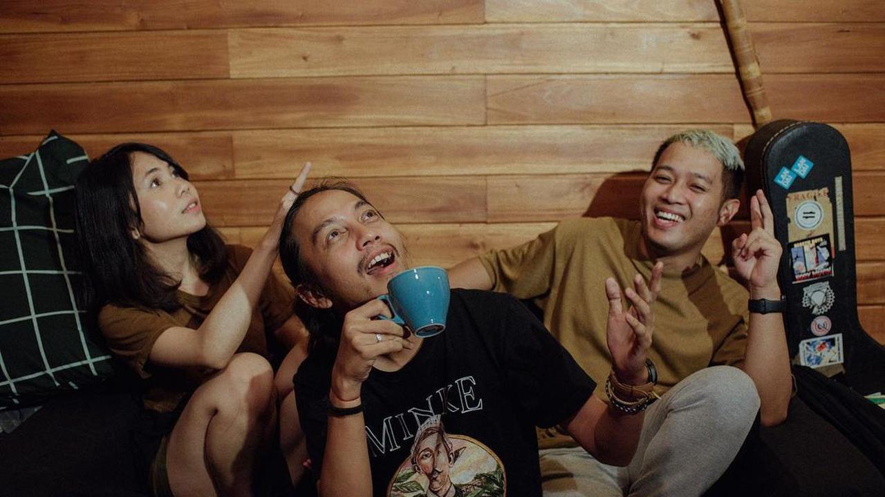 Suara Kayu dan Fiersa Besari. (Foto: Dok. Instagram @suarakayu)