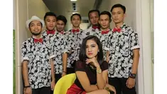 Rusak Band menyatukan dangdut dengan jazz, reggae, hingga tari Jaipong.