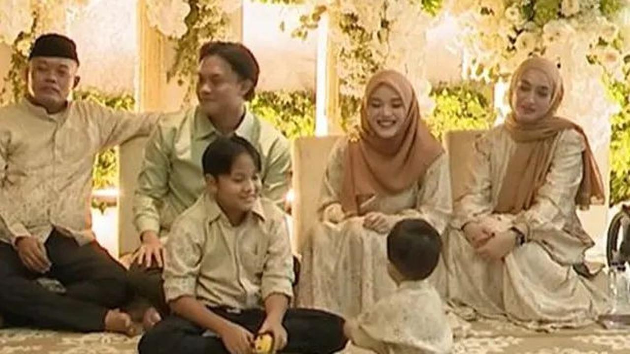 2. Serasi dengan Busana Seragam Keluarga
