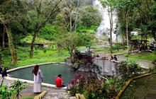 FOTO: Menikmati Liburan Imlek di Kawah Kamojang Garut
