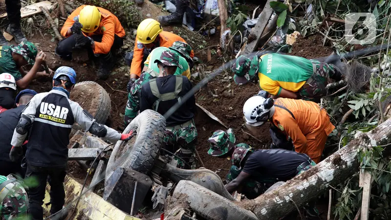 Tim Gabungan Terus Lakukan Pencarian Korban Gempa Cianjur