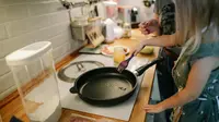 Hemat dan Nikmat, Ini 5 Tips Memasak Praktis untuk Anak Kos