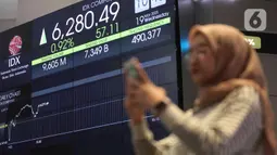 Otoritas Jasa Keuangan (OJK) resmi kembali menerapkan kebijakan buyback saham tanpa RUPS sebagai respons atas tingginya volatilitas di pasar saham. (Liputan6.com/Angga Yuniar)