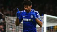Thiago Silva siap menghentikan pergerakan Costa.