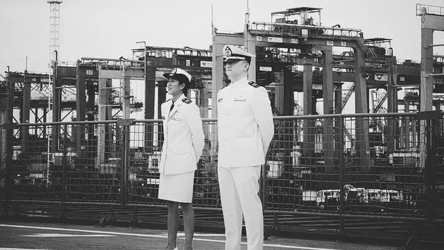 Chef Renatta kenakan seragam TNI AL (Instagram/renatamoeloek)