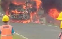 Detik-Detik Penumpang dan Kernet Keluar dari Jendela Selamatkan Diri sebelum Bus ALS Meledak