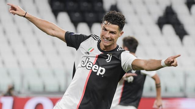 9 Cuitan Kagum Fans setelah Cristiano Ronaldo Cetak 3 Rekor Baru di  Juventus - Dunia Bola.com