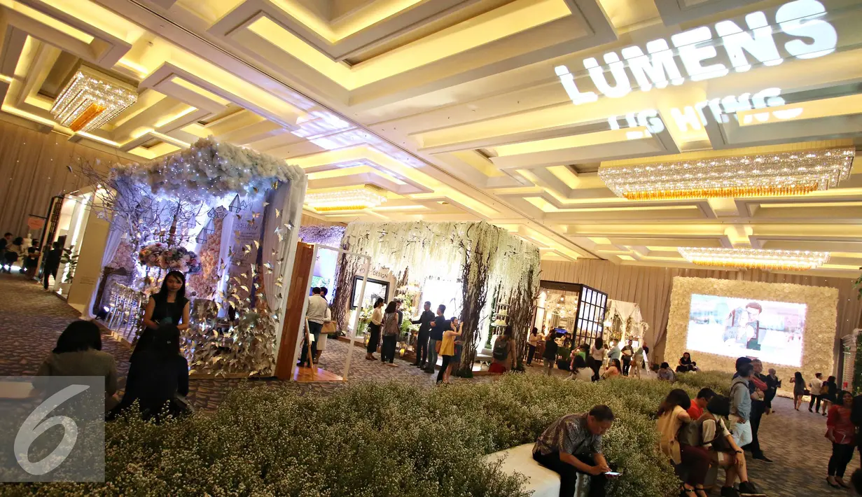 Suasana Bridestory Fair di Gandaria City, Jakarta, Jumat (18/3). Pameran menghadirkan 100 vendor pilihan dari Indonesia, Singapura, dan Filipina yang akan berlangsung hingga 20 Maret 2016. (Liputan6.com/Immanuel Antonius)