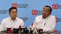 Sekretaris Kabinet (Seskab) Teddy Indra Wijaya dan Menteri Sekretaris Negara Prasetyo Hadi dalam konferensi pers di Kompleks Istana Kepresiedenan Jakarta, Kamis (21/8/2025). (Foto: Liputan6.com/Lizsa Egeham).