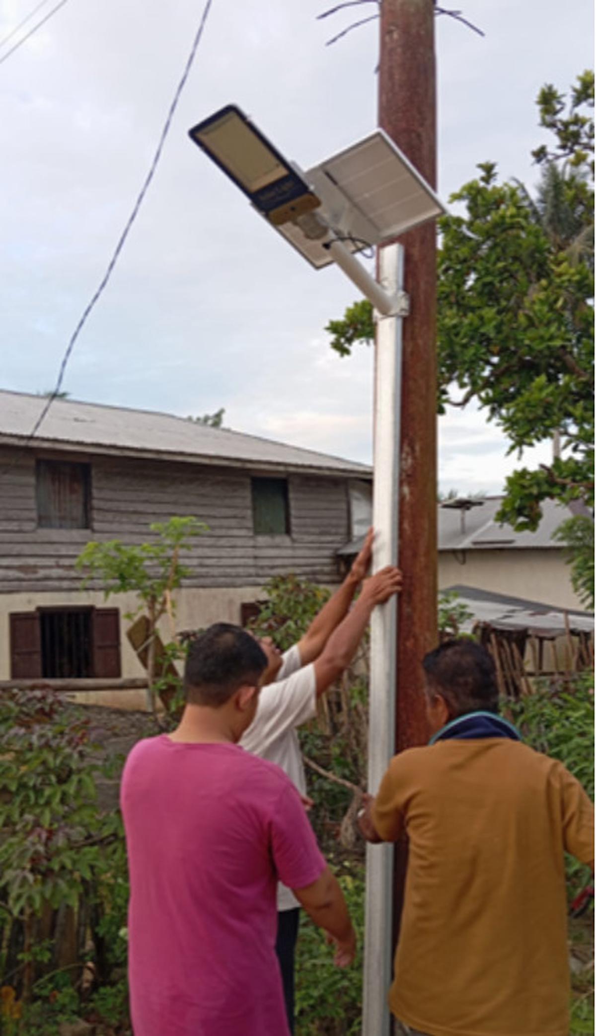 lampu jalan pakai solar cell