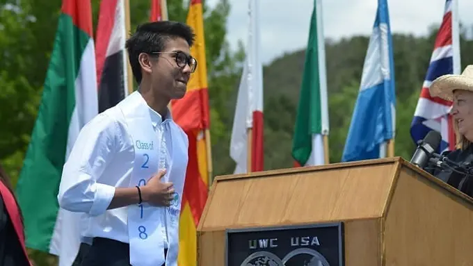 [Bintang] Iqbaal Ramadan Wisuda