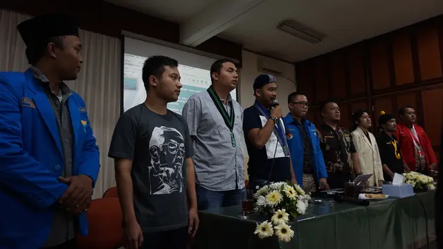 Perwakilan Organisasi Kepemudaan menggelar deklarasi mengecam aksi kekerasan dan terorisme di GKI Maulana Yusuf Bandung, Senin (14/5/2018)