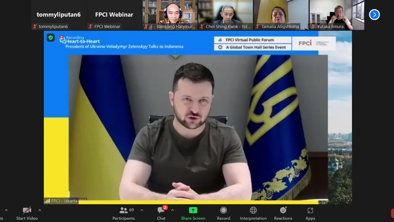 Presiden Ukraina Vladimir Zelensky di acara FPCI membahas invasi Rusia.