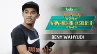 Wawancara eksklusif bersama Beny Wahyudi. (Bola.com/Dody Iryawan)