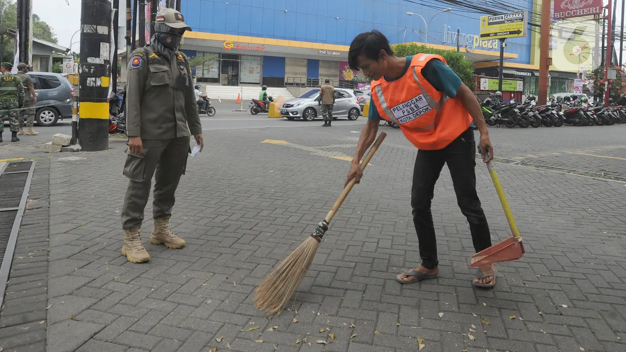 FOTO: Macam-Macam Hukuman Bagi Pelanggar PSBB Kota Depok