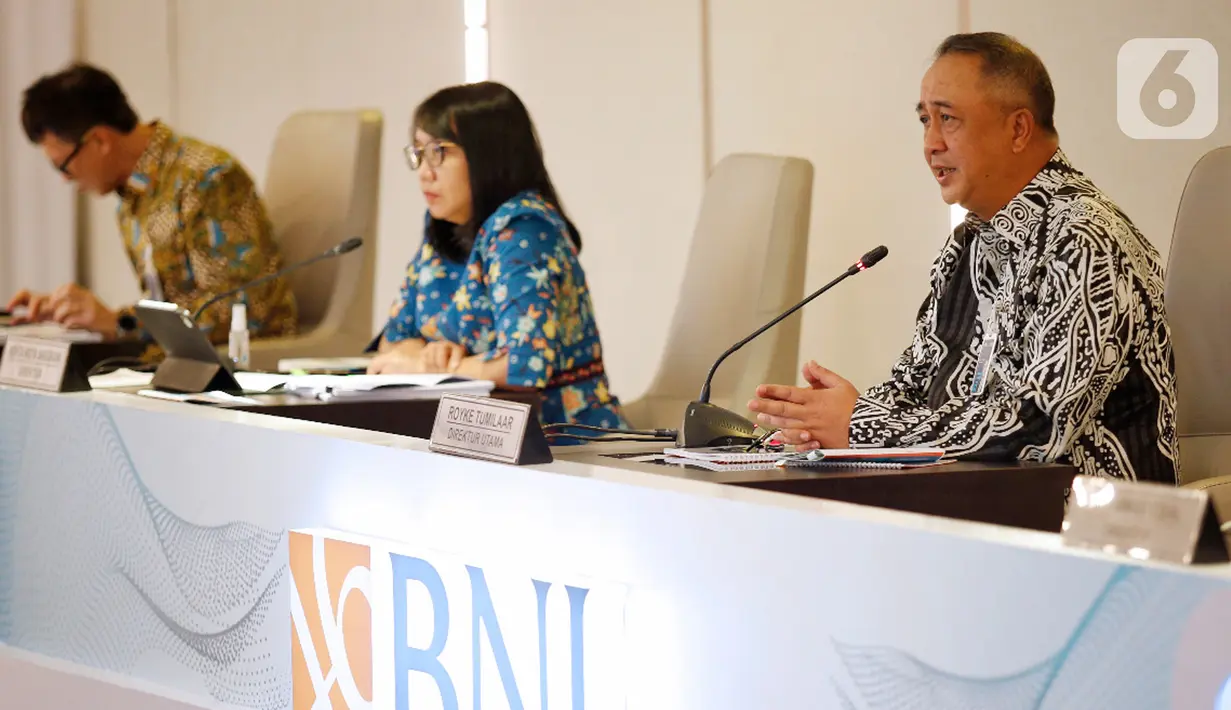 <p>Direktur Utama BNI Royke Tumilaar memberikan keterangan pers dalam Public Expose Kuartal I 2022 BNI, di Jakarta (26/4/2022). Percetakan laba bersih pada kuartal pertama BNI tahun ini mencapai Rp3,96 triliun, tumbuh 63,2% secara tahunan atau year-on-year (yoy). (Liputan6.com/HO/BNI)</p>