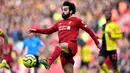 Mohamed Salah bisa dibilang sebagai penyerang terbaik di Liga Inggris saat ini, dengan mencetak 11 gol dan 9 assist dalam 13 penampilannya. Ia juga sering membantu penyerangan dan menciptakan peluang. Pemain Mesir tersebut tercatat telah mencetak 13 operan kunci hingga pekan ini. (AFP/Paul Ellis)